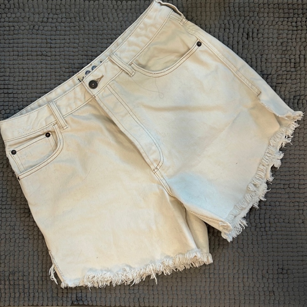 Free People Baggy Tomboy cream denim shorts sz29